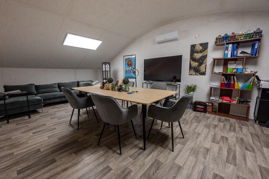 More Photos Of 947 N Buffington Rd, Sallisaw Warehouse For Sale