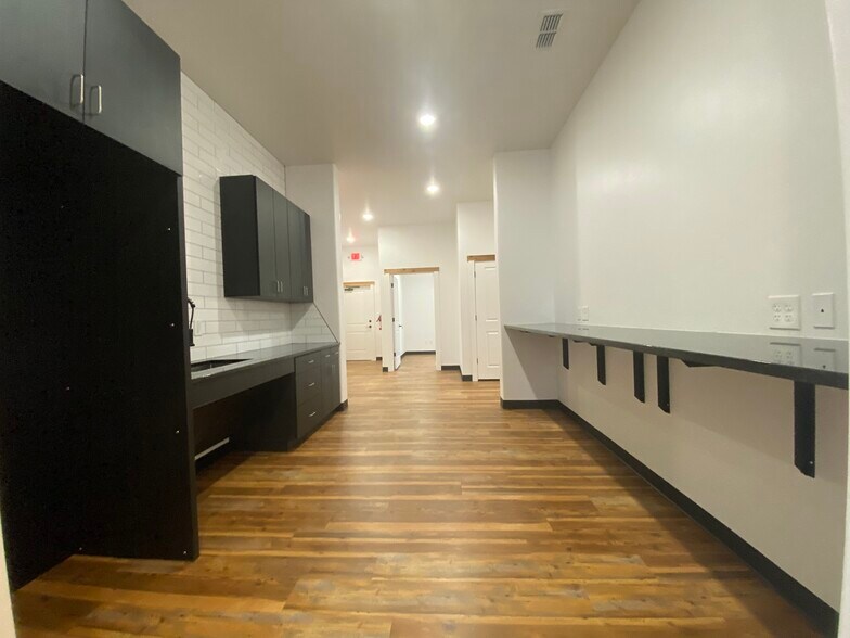 More Photos Of 10921 Wayne Ave, Lubbock Medical For Sale