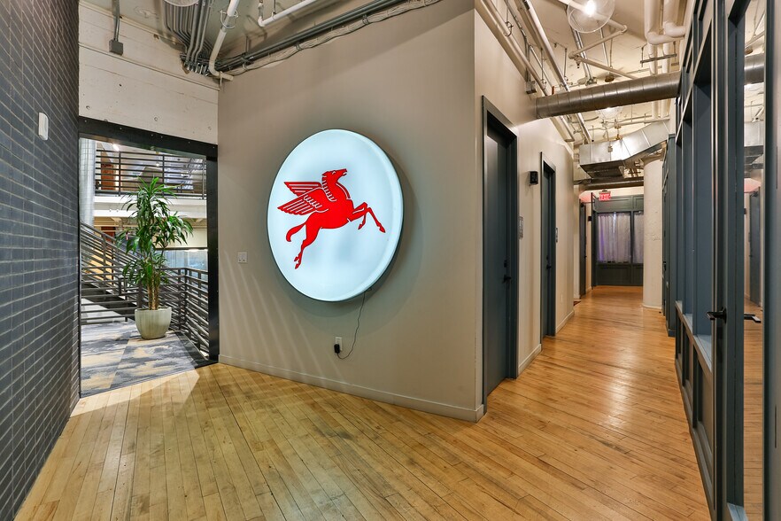 More Photos Of 603 Munger Ave, Dallas Office For Lease
