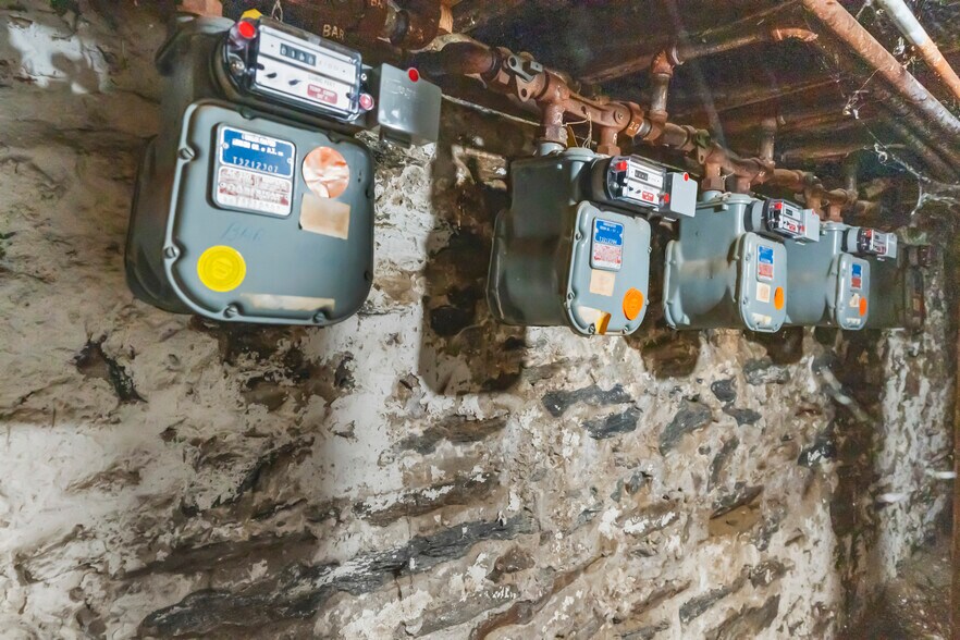 More Photos Of 1711 Zerega Ave, Bronx Storefront Retail Residential For Sale