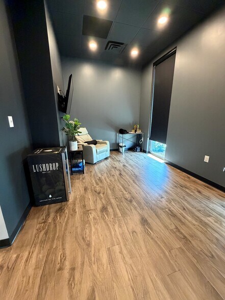 More Photos Of 909 Osprey Point Ln, Knoxville Office For Lease