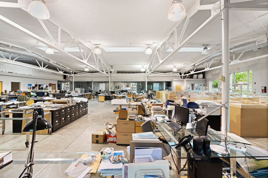 More Photos Of 115 Willow Ave, Somerville Manufacturing For Sale