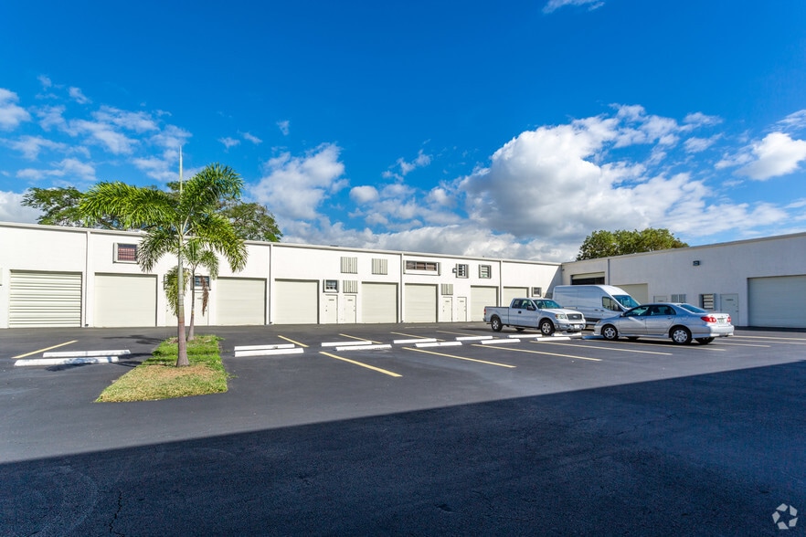 More Photos Of 13957 SW 140th St, Miami Warehouse For Lease