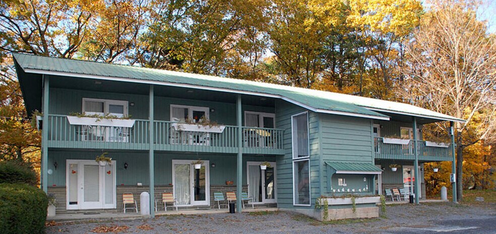 More Photos Of 334 NY-32A, Palenville Hotel For Sale