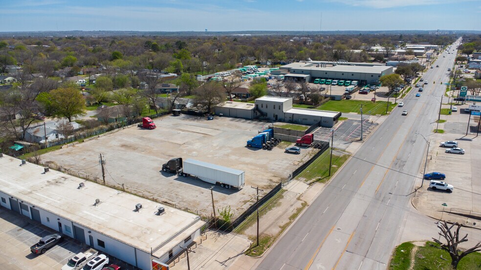 More Photos Of 3330 N Beach St, Haltom City Showroom For Sale