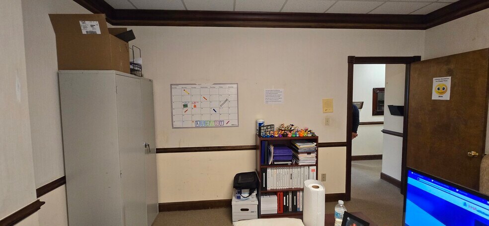 More Photos Of 2375 Tamiami Trl N, Naples Loft Creative Space For Sale