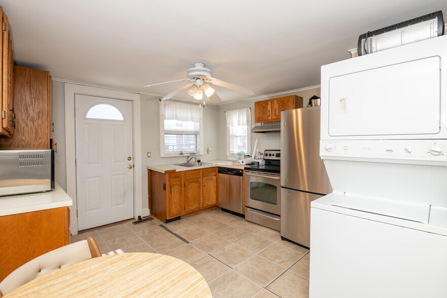 More Photos Of 11 Linden St, Reading Funeral Home For Sale