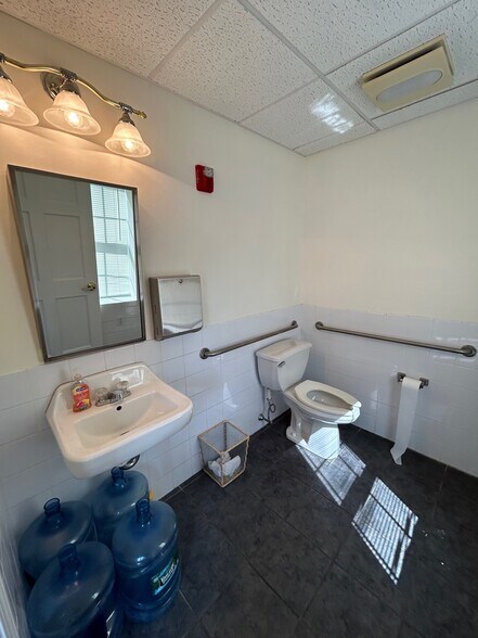 More Photos Of 89 Hancock St, Stoneham Loft Creative Space For Lease