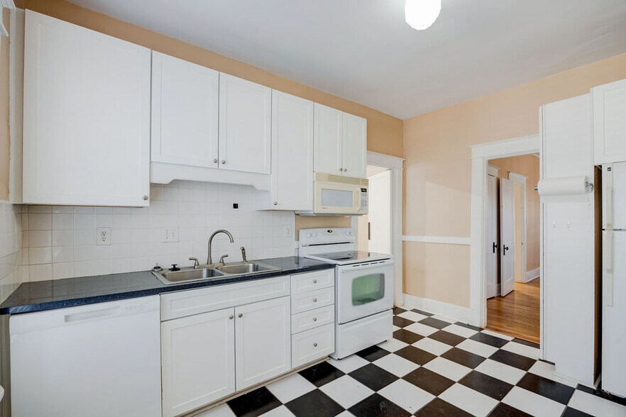 More Photos Of 195 Angelus St, Memphis Multifamily For Sale
