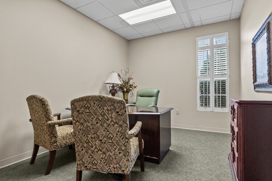 More Photos Of 239 Cedric St, Leesburg Office For Sale