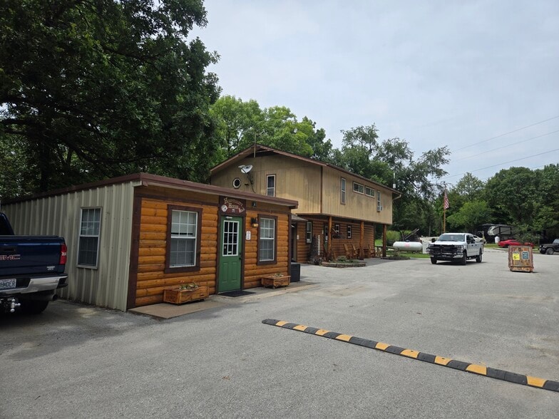 More Photos Of 159 Acorn Acres Ln, Branson West Trailer Camper Park For Sale