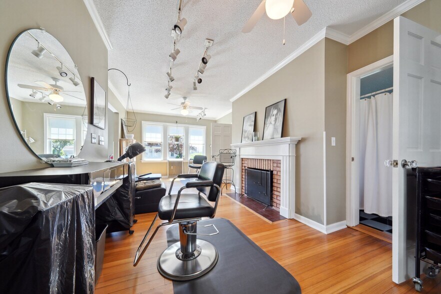 More Photos Of 189 East Ave, Norwalk Storefront Retail Residential For Sale