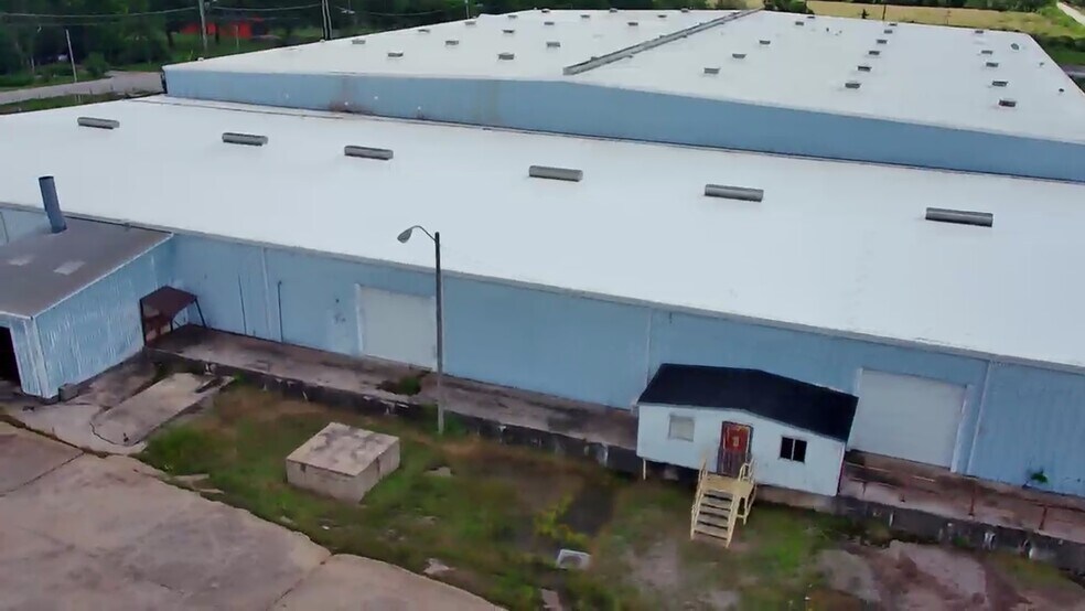 More Photos Of 400 N Harvey St, Seminole Manufacturing For Lease