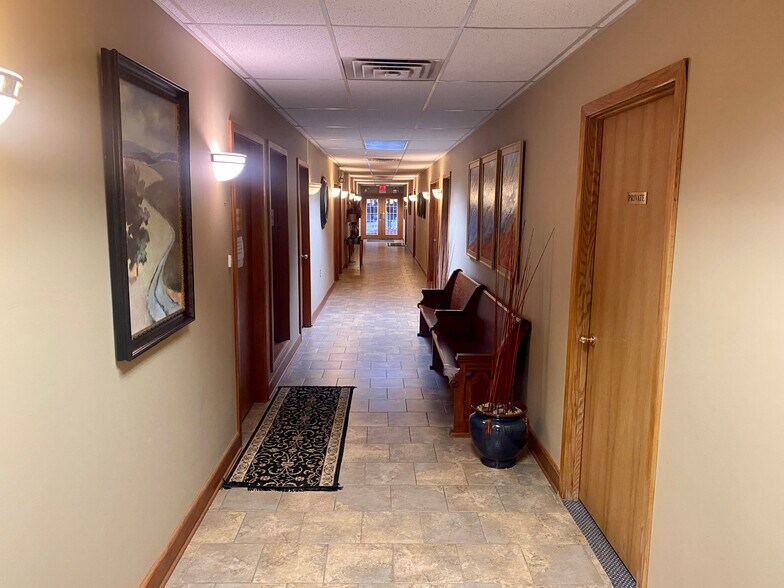 More Photos Of 411 W Lake Lansing Rd, East Lansing Unknown For Lease