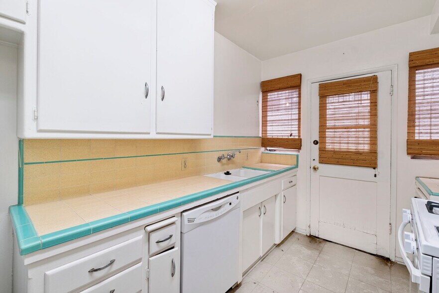 More Photos Of 1248 N Crescent Heights Blvd, West Hollywood Apartments For Sale