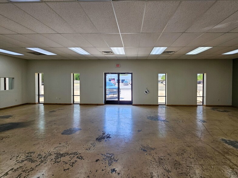 More Photos Of 709 S Treadaway Blvd, Abilene Warehouse For Lease