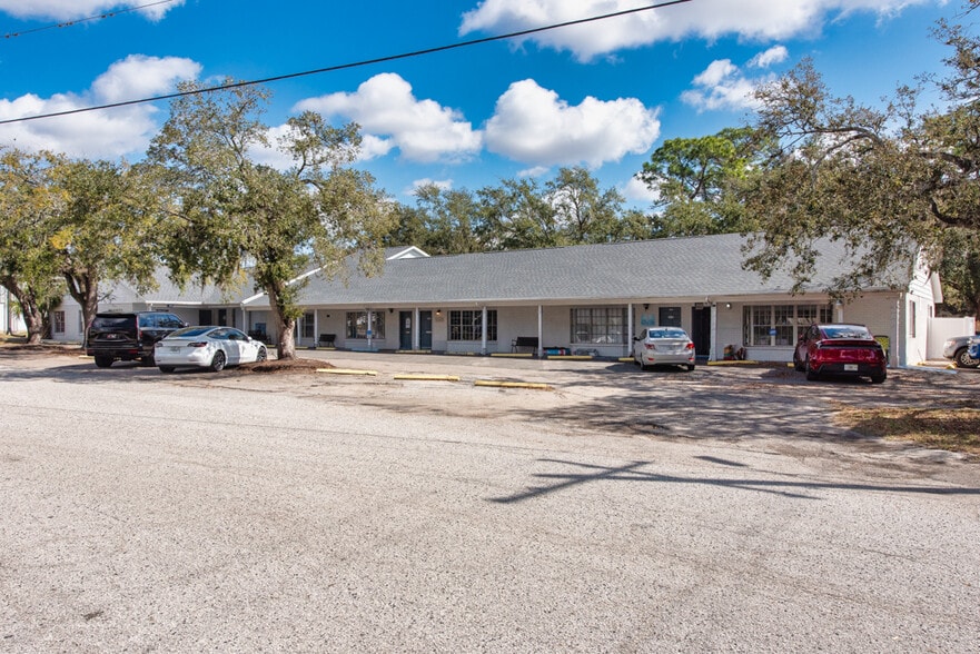 More Photos Of 7408 Commerce St, Riverview General Retail For Lease