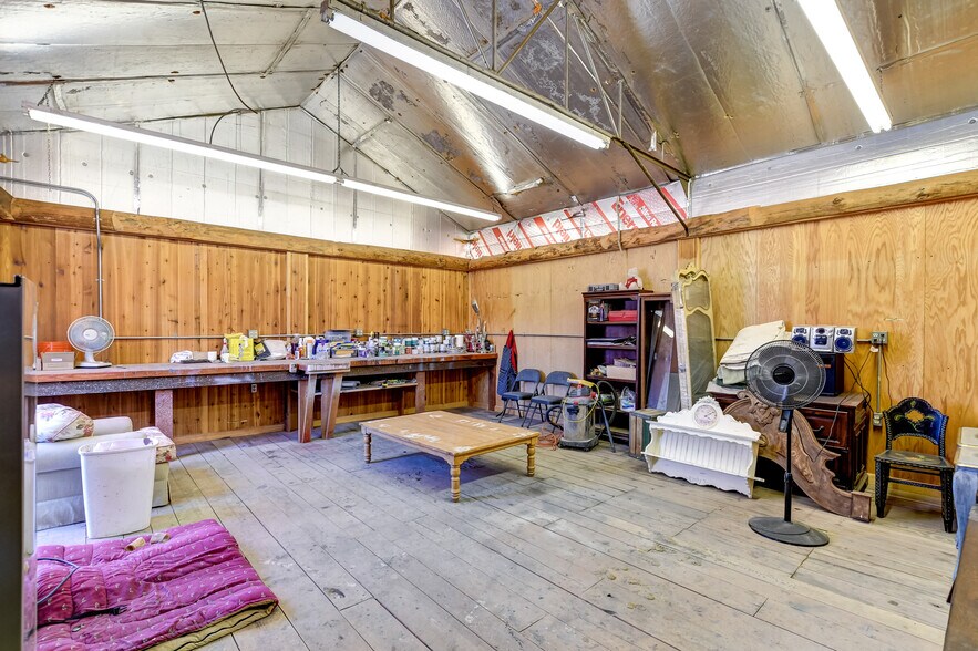 More Photos Of 495 E Z St, Prescott Showroom For Sale