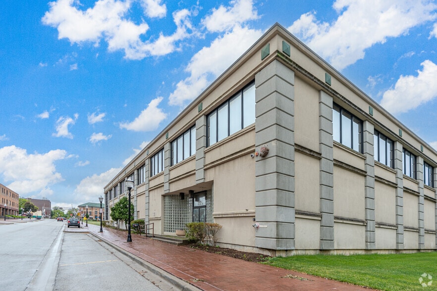 More Photos Of 14-22 N Center St, Bensenville Research And Development For Sale