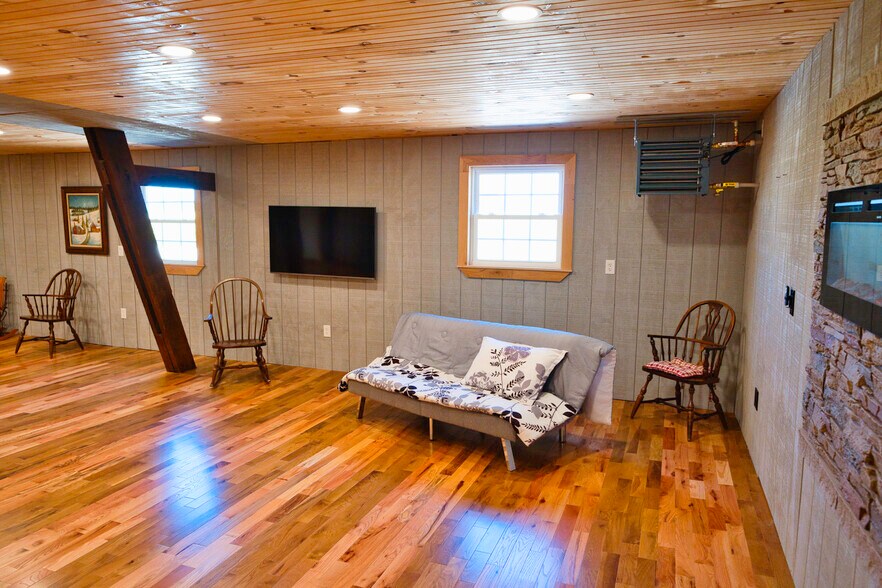More Photos Of 5984 W South Range Rd, Salem Service For Sale