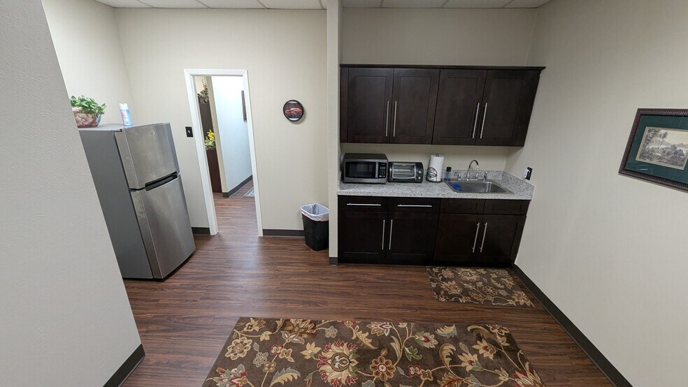 More Photos Of 13650 T I Blvd, Dallas Showroom For Lease