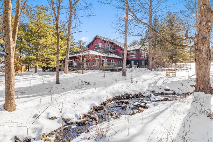 More Photos Of 37 Patricia Dr, Pleasant Valley Specialty For Sale