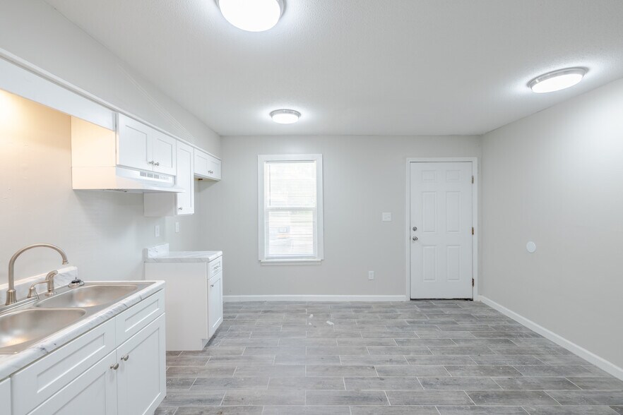 More Photos Of 961 Old Hickory Blvd, Jackson Apartments For Sale
