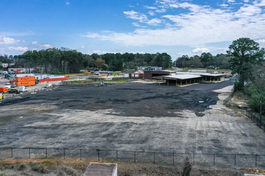 More Photos Of 1931 Rock Chapel Rd, Lithonia Warehouse For Lease