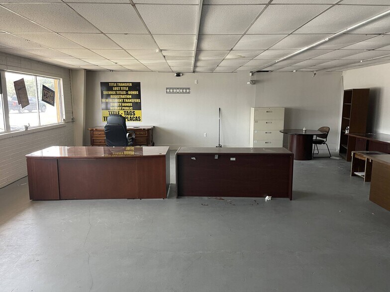 More Photos Of 2216 Thompson Rd, Richmond General Retail For Lease