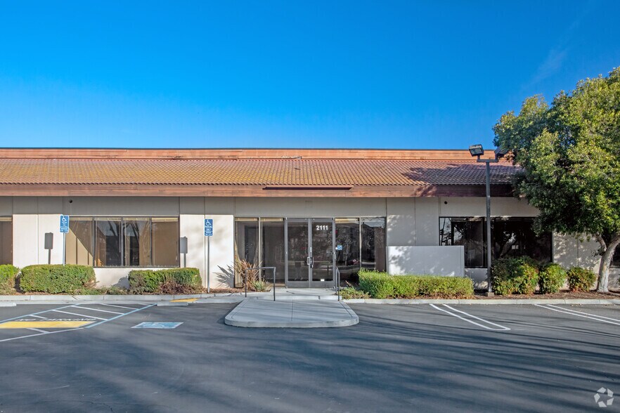 More Photos Of 2111 Tasman Dr, Santa Clara Research And Development For Lease