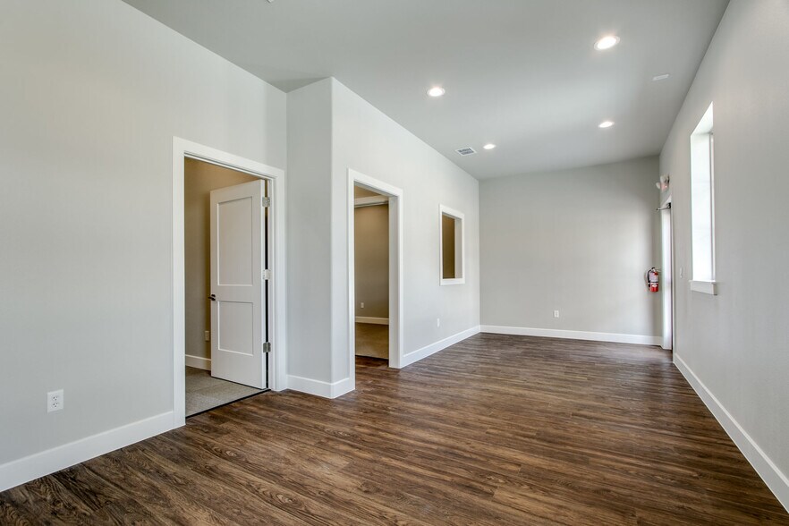 More Photos Of 360 Rufe Snow Dr, Keller Office For Lease
