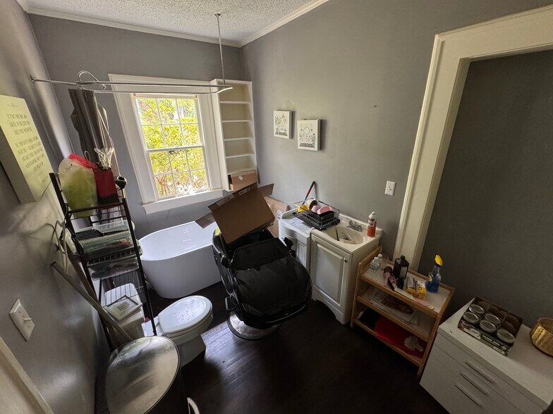 More Photos Of 110 W Adair St, Valdosta Office For Sale