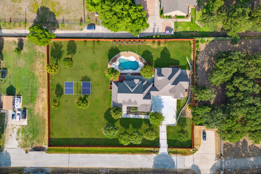 More Photos Of 615 Brewer Rd, Southlake Specialty For Sale