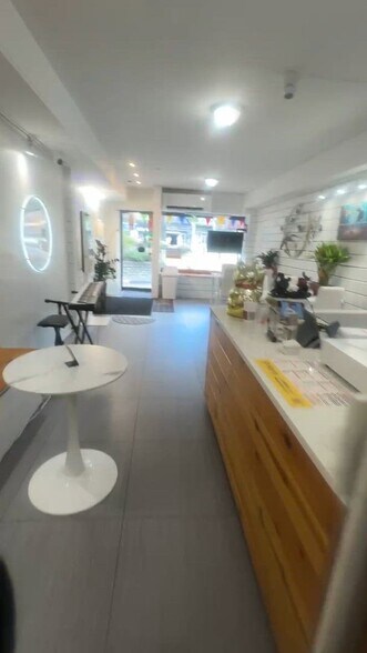 Primary Photo Of 1 E Broadway, New York Storefront Retail Office For Lease