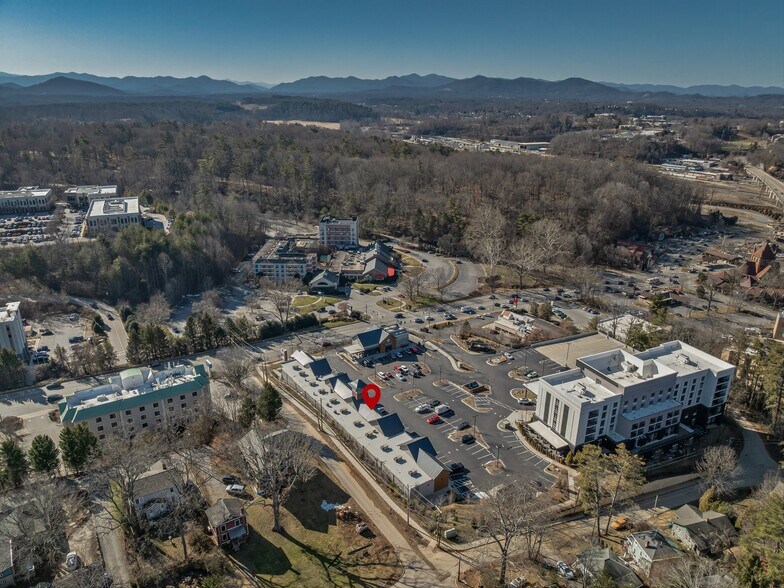 More Photos Of 190 Hendersonville Rd, Asheville Storefront Retail Office For Lease