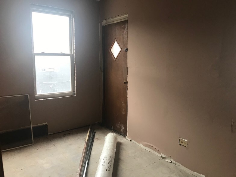 More Photos Of 2422 E Monument St, Baltimore Storefront Retail Residential For Sale