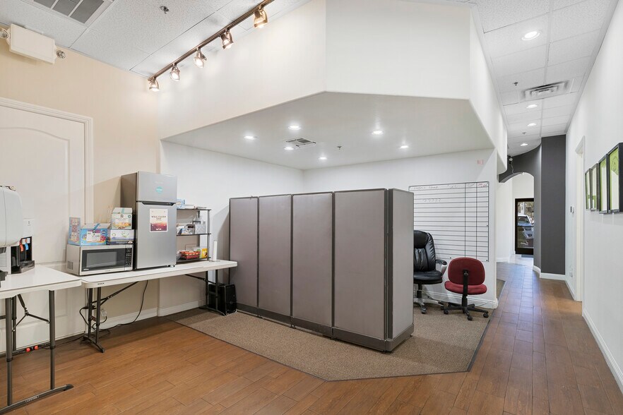 More Photos Of 3672-3674 N Rancho Dr, Las Vegas Medical For Sale