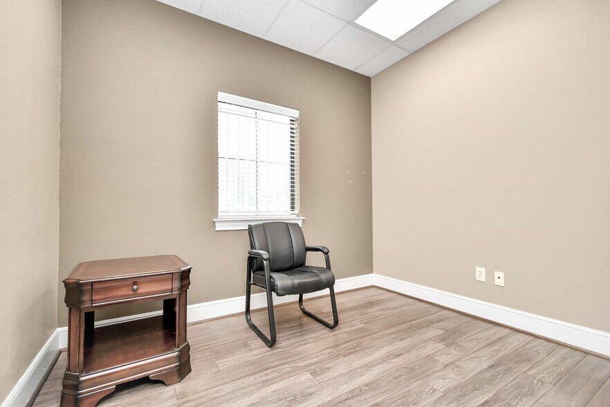 More Photos Of 620 S Peek Rd, Katy Medical For Sale