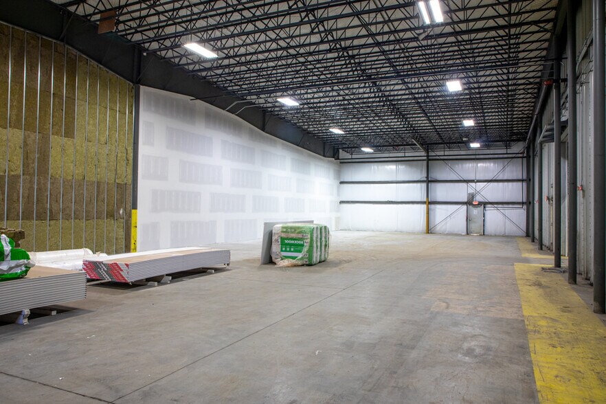 More Photos Of 43 Bibber Pky, Brunswick Manufacturing For Sale