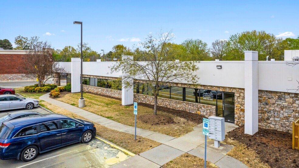 More Photos Of 3901 N Roxboro Rd, Durham Medical For Sale