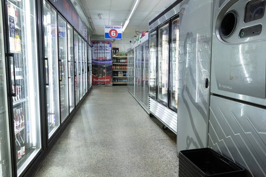 More Photos Of Undisclosed, Pontiac Convenience Store For Sale