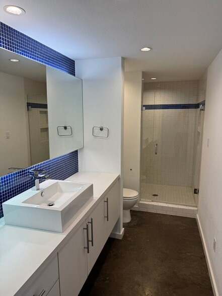 More Photos Of 2251 Vantage St, Dallas Loft Creative Space For Lease