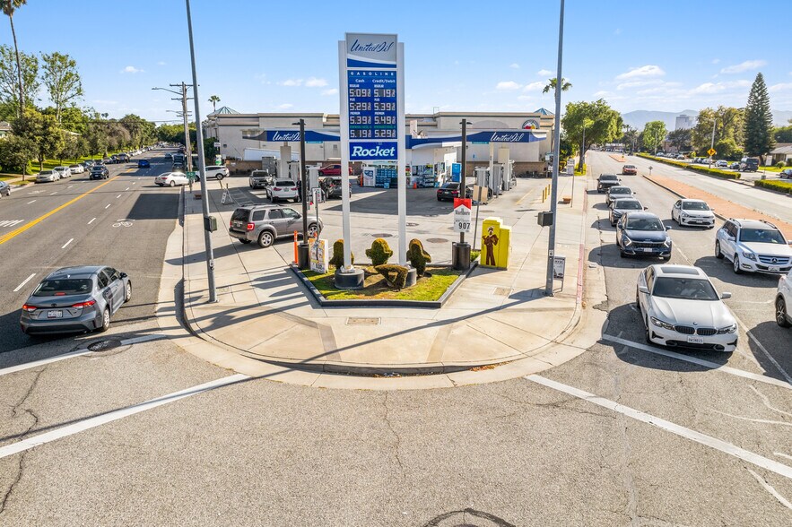 More Photos Of 1118 N Glendale Ave, Glendale Service Station For Sale