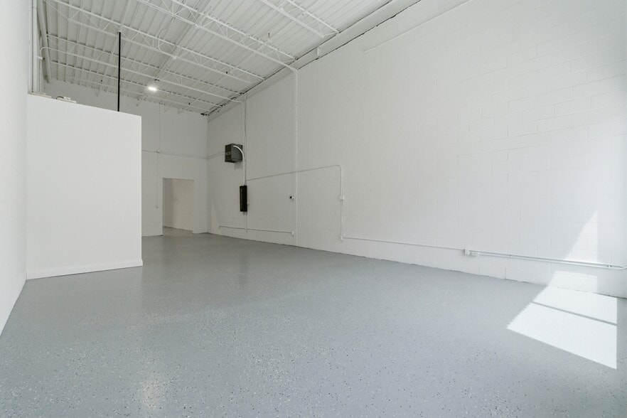 More Photos Of 397 Humberline Dr, Toronto Warehouse For Sale