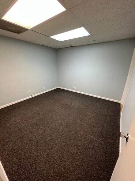 More Photos Of 211 Donelson Pike, Nashville Office For Lease