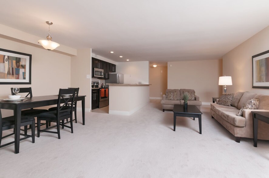 More Photos Of 1001-1003 Easton Rd, Willow Grove Apartments For Lease