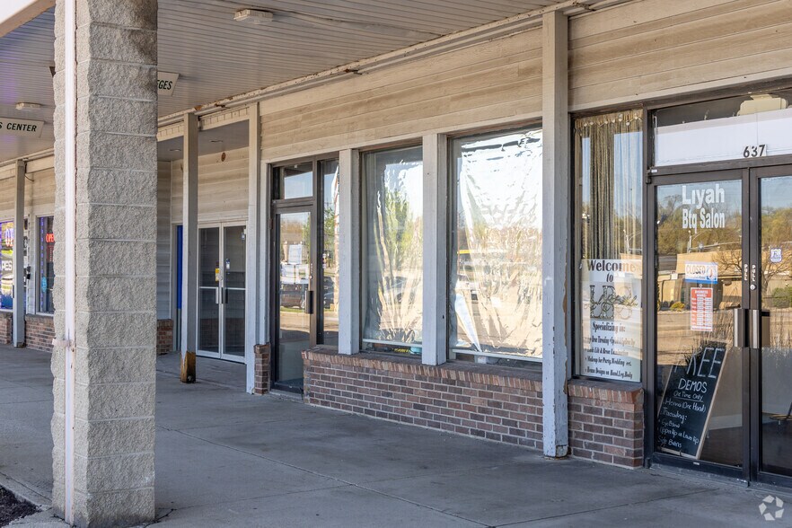 More Photos Of 415-659 S Breiel Blvd, Middletown Storefront For Lease