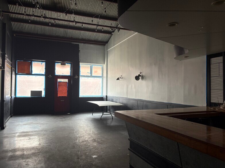 More Photos Of 40 N Hotel St, Honolulu Restaurant For Lease