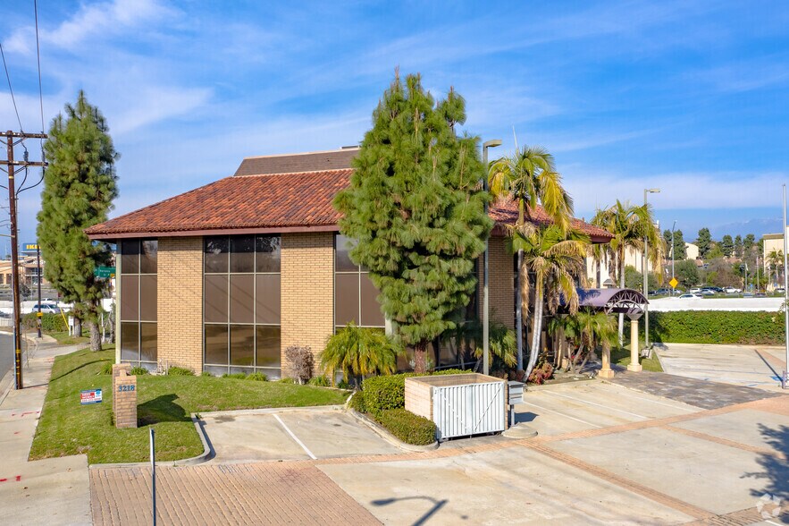More Photos Of 3218 E Holt Ave, West Covina Loft Creative Space For Sale