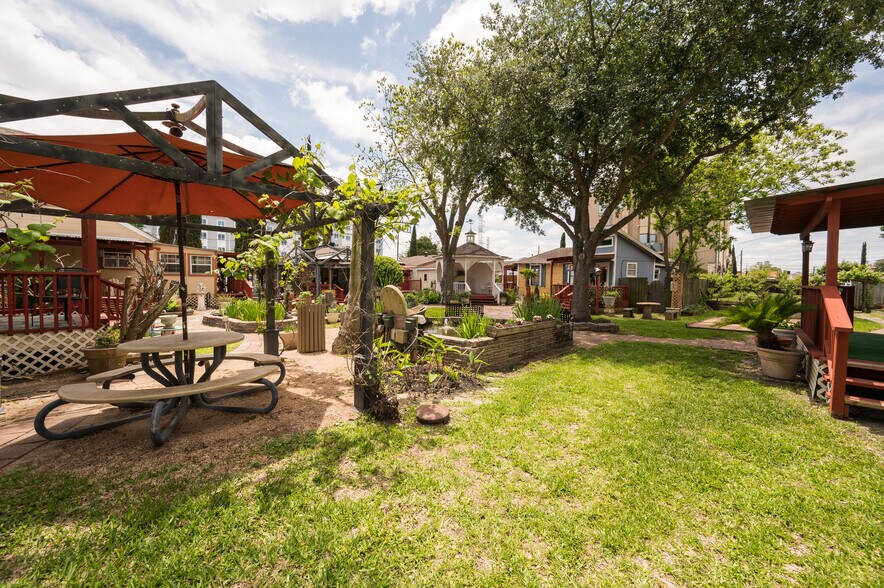 More Photos Of 706 Bradford Ave, Kemah Land For Sale